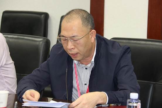 说明: 深圳职业技术学院党委副书记、纪委书记杨平现场致辞