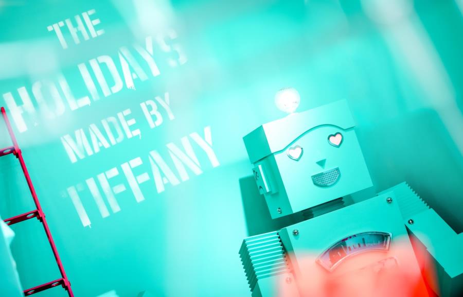 蒂芙尼蓝色礼盒奇幻呈现摩登节日绽放梦想