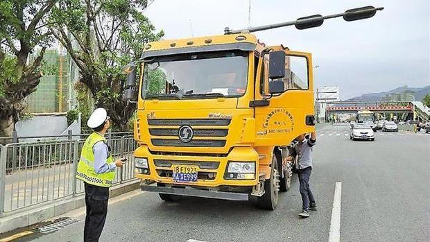 清明深圳拥堵情况较去年有所缓解 进出车辆近200万辆