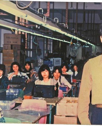 十年前的一次意外,这位漂亮的深圳打工妹红遍网络……_深圳新闻网