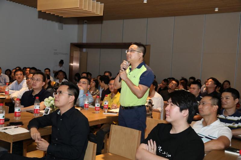 北大汇丰商学院教授陈玮主讲人生的三门必修课：如何重塑和再造自己