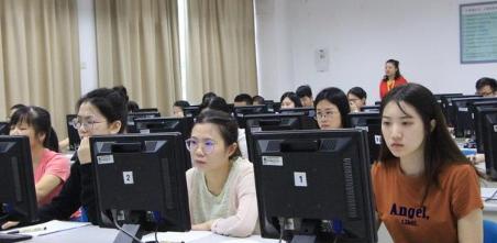深圳万余考生参加法考 5G技术首次现身护“法”