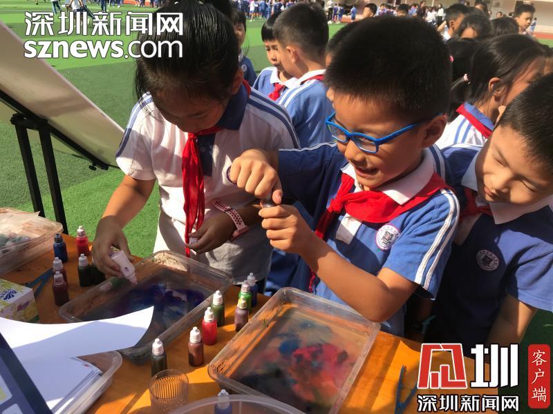 感受科技的魅力 潜龙学校举行第十二届科技节
