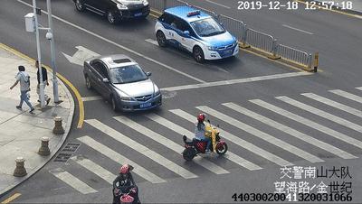 变道不打灯，都是谁惯的？继续抓拍曝光违法车辆！
