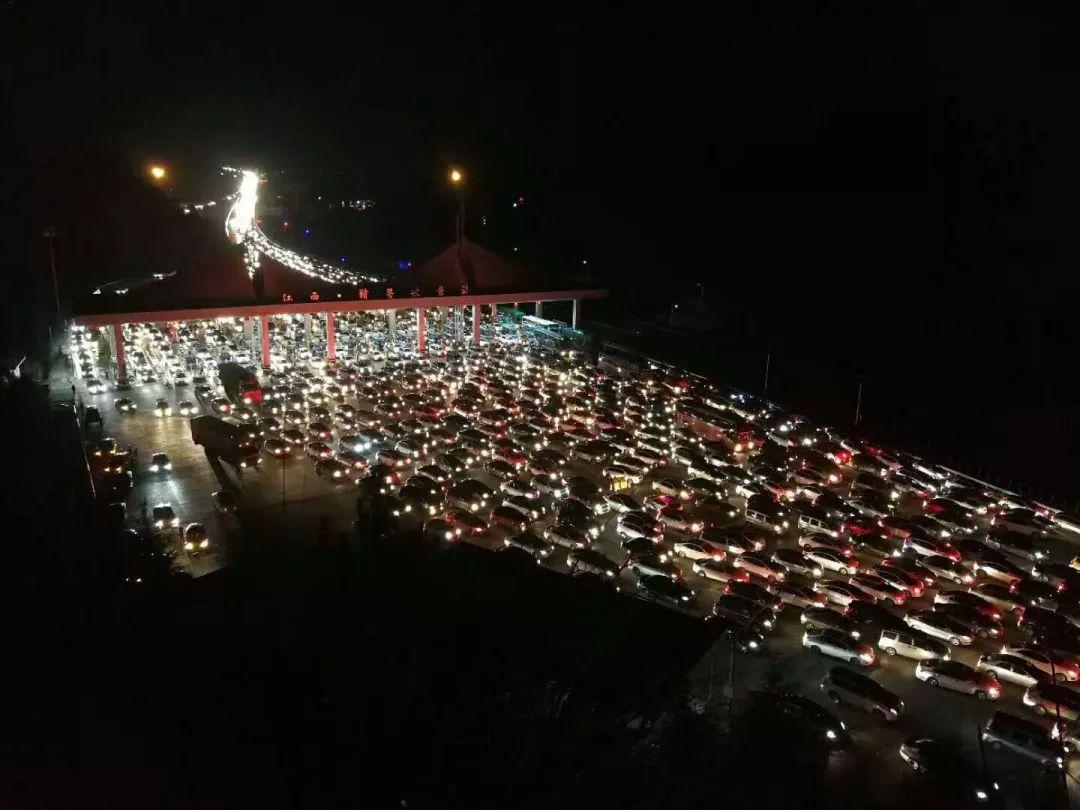黑龙江大广高速发生重大交通事故封闭 各路段正在陆续开放中_社会_长沙社区通