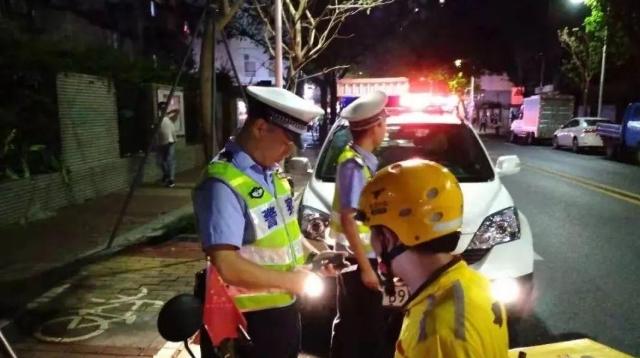 曝光台 | 上演“速度与激情”？深圳交警严查违法骑手！