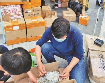 在帐篷里下单 无接触式交易 寂静已久的华强北又忙起来啦