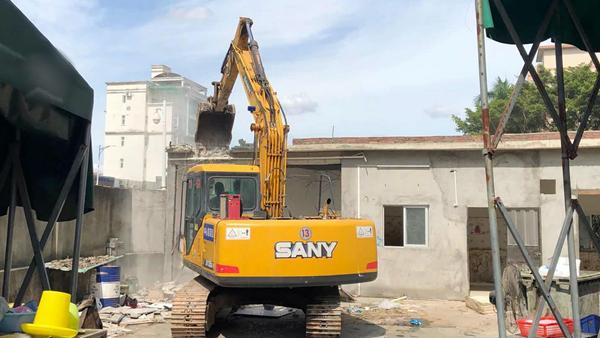 宝安开展集中拆违行动 十街道合力拆违24550平方米