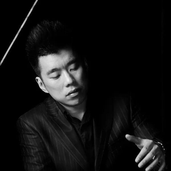 黄英演出嘉宾深圳音乐厅二楼演奏大厅演出地点(票数有限,抢完即止)