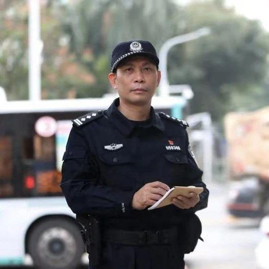 每日警星 | 余荣权：战疫逆行者，群众暖心人