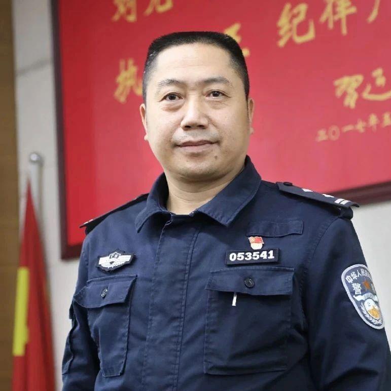 每日警星 | 巫晋汉：用平凡举动守护群众平安出行