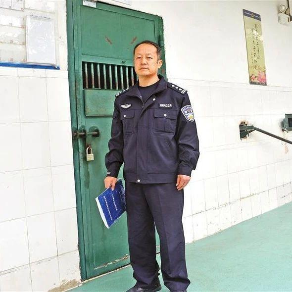 每日警星 | 贺楚雄：高墙内的白衣天使