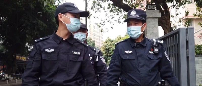 急坏民警！她躲在车上偷偷做这事……