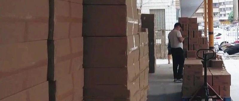 民警打开房门后惊呆了！这种地方你真敢住？