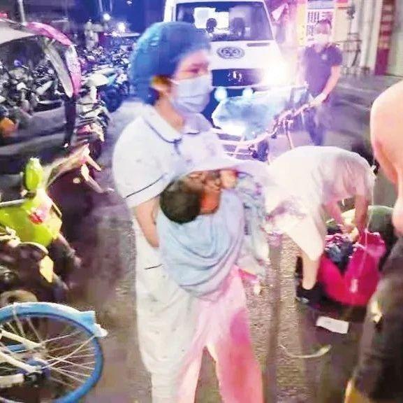 孕妇深夜马路上突然临产 交警和市民围人墙做产房 | 我为群众办实事