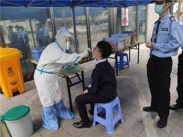 抗疫“驿”线|智选驿站 ：细心工作人员发现一天没点外卖的跨境司机