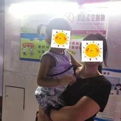 5岁小女孩走失路边，警方暖心助其找到家人