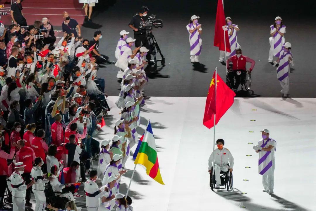 怎么推轮椅东京残奥会闭幕了，但这10个瞬间，依然让人热泪盈眶！_https://www.jmylbn.com_新闻资讯_第5张