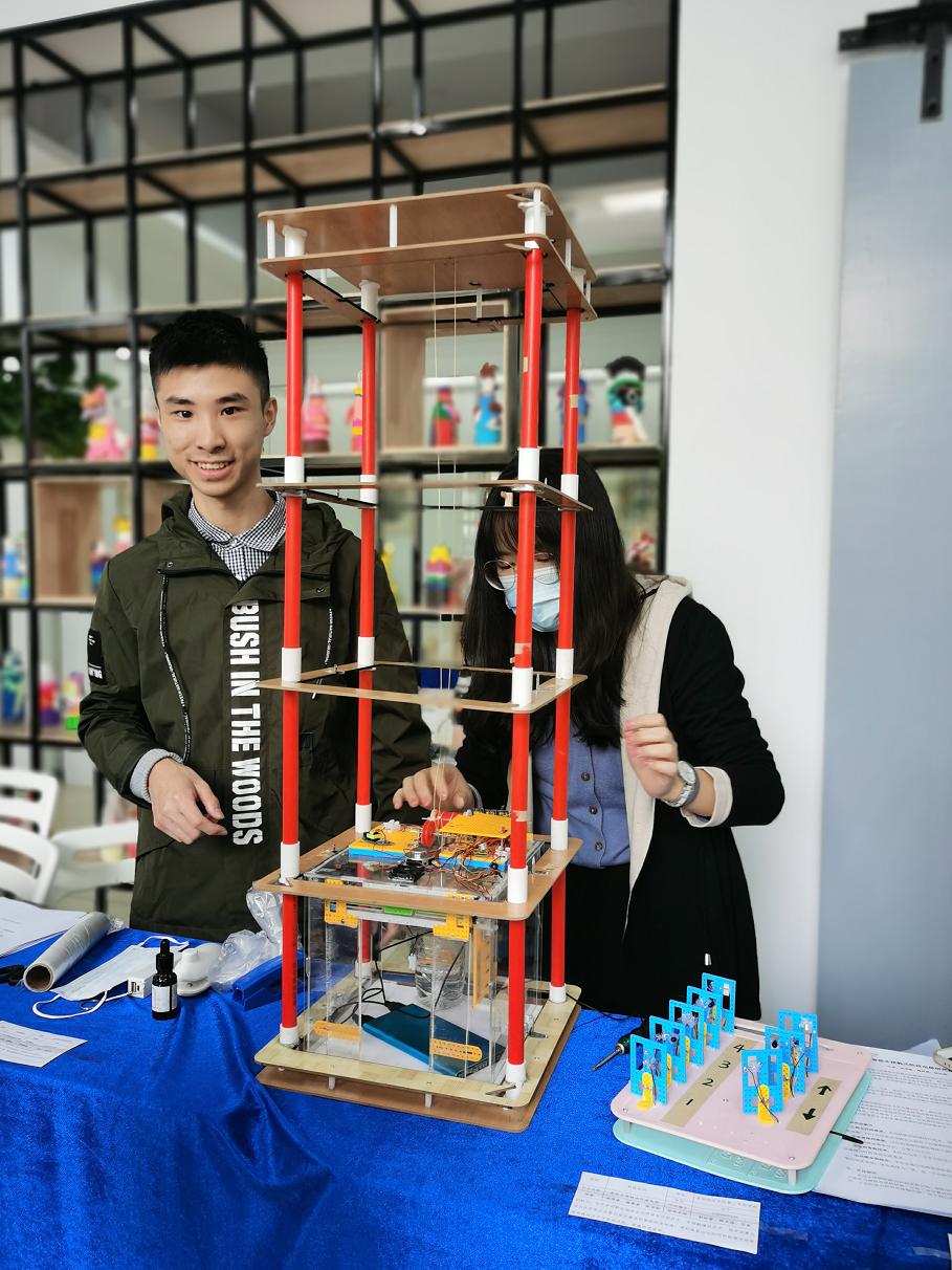 围观青少年科技创新大赛！孩子们的创意能有多牛！_深圳新闻网