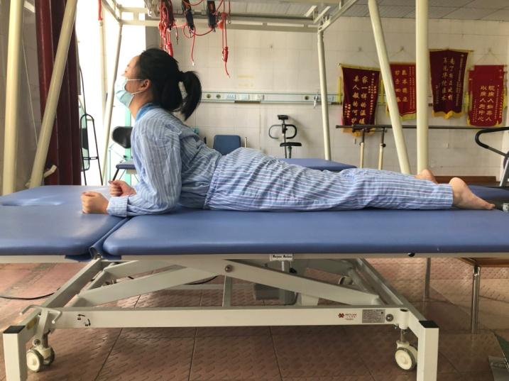 什么是牵引床健身教练躺在病床上，只因健身没做这些事_https://www.jmylbn.com_新闻资讯_第11张