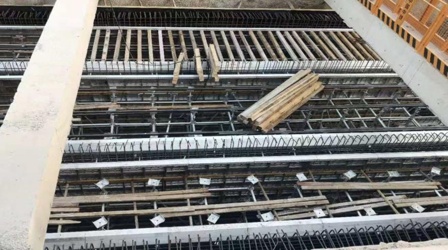 临时支撑_铝合金模板配合盘扣支架支撑体系_地下综合管廊施工工艺