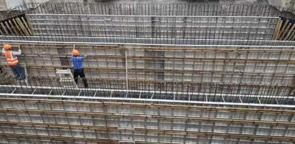 铝合金模板配合盘扣支架支撑体系_地下综合管廊施工工艺_临时支撑