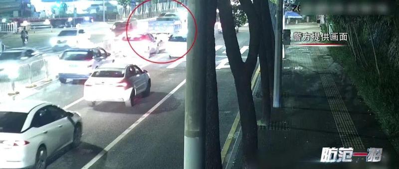 必看！警惕大型车辆的这个“致命盲区”！