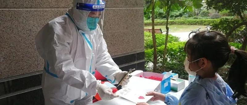 战疫路上有你们，暖！