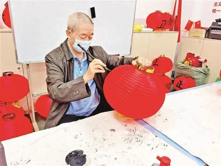 送对联、送关爱！宝安各地营造欢乐祥和迎新春氛围