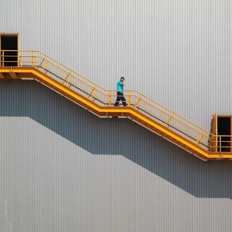 欣赏｜强调线条和色彩，创造几何、抽象的城市景观