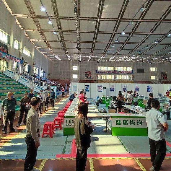 明天（29日），坪地彩云体育馆有3130剂苗可接种！带身份证！