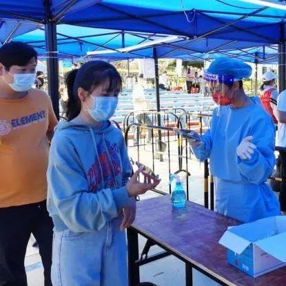 文明城市风景——横岗志愿者的美丽身影！