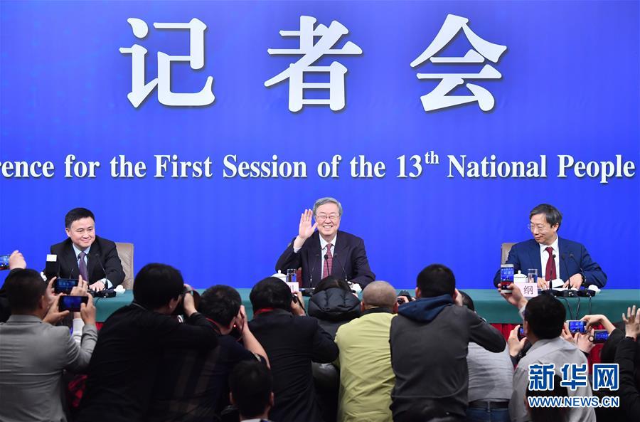 （两会·XHDW）（1）中国人民银行行长周小川等就“金融改革与发展”答记者问