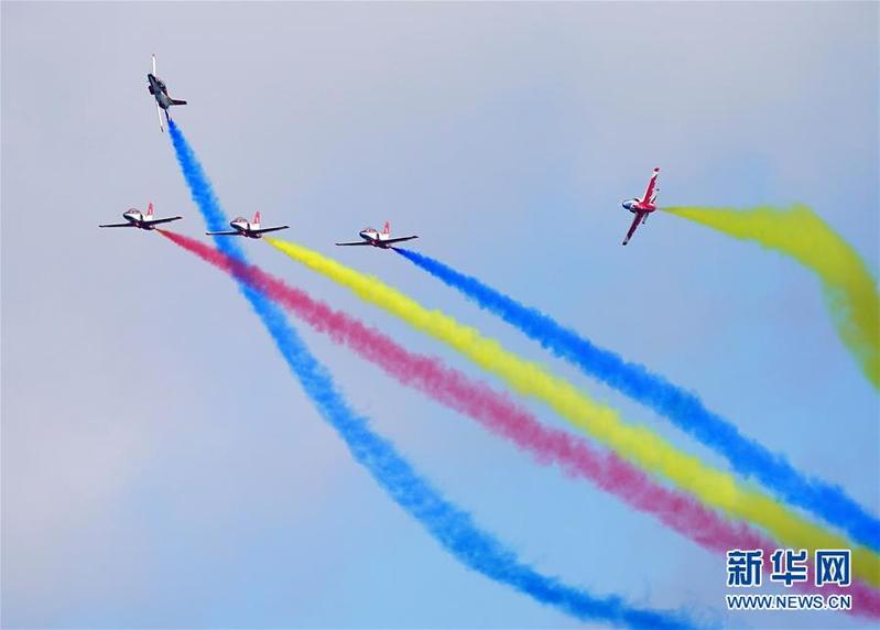 （图文互动）（1）“最帅开学典礼”激发强军热情——空军航空大学开学典礼暨空军航空开放活动现场见闻