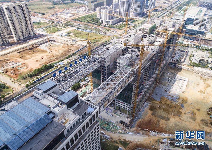 （经济）（5）武汉大跨度“回”字型空中连廊合龙