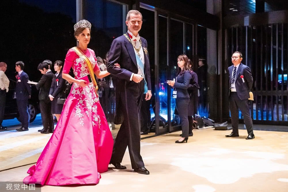 日本天皇晚宴变王后比美秀场,西班牙莱蒂齐亚