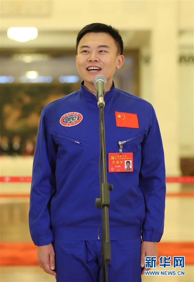 (十九大·党代表通道)(2)采访党代表