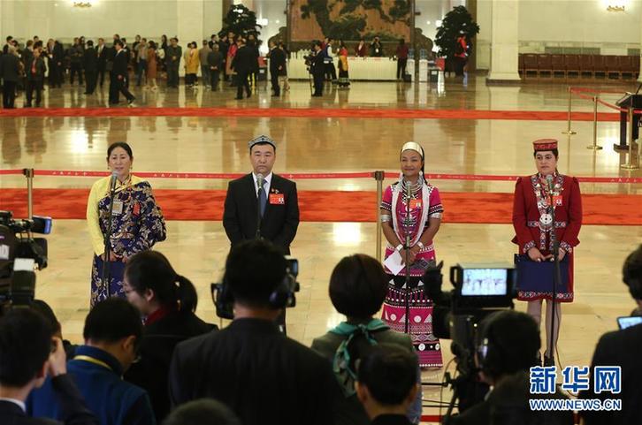 (十九大·党代表通道)(9)采访党代表