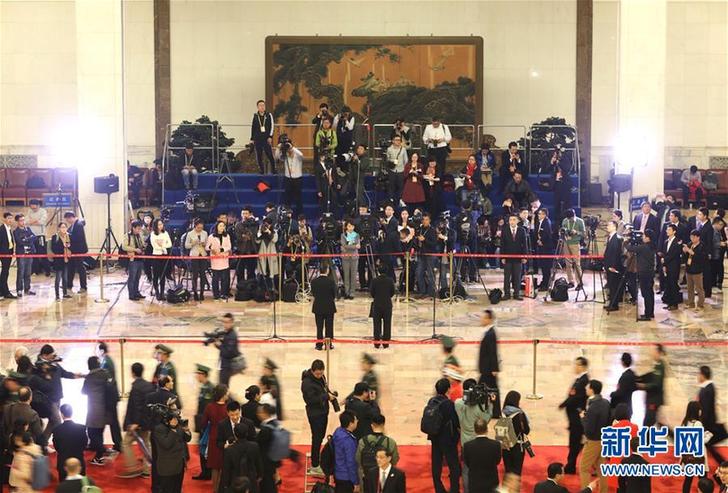 (十九大·党代表通道)(28)采访党代表