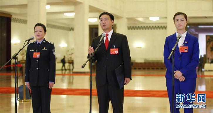 （十九大·党代表通道）（24）采访党代表