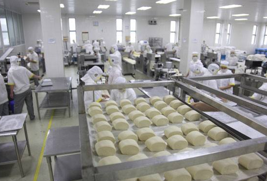 食品生产厂大抽检！饼干、炒货合格情况全都有