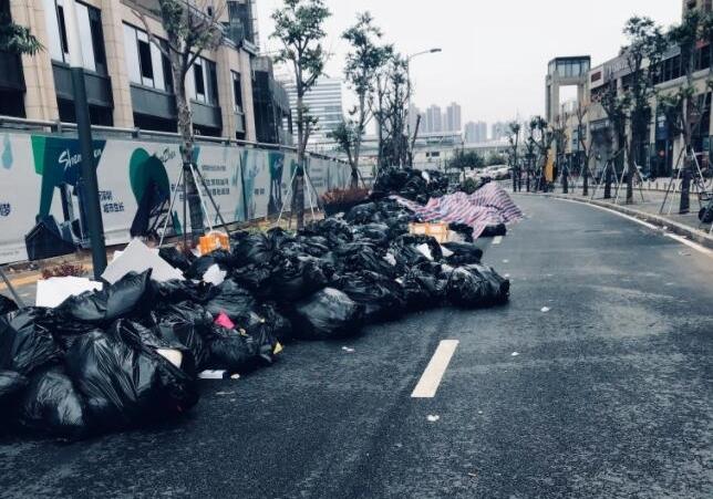 【报料】没有垃圾站停车设计不合理，住在中海锦城小区有些糟心