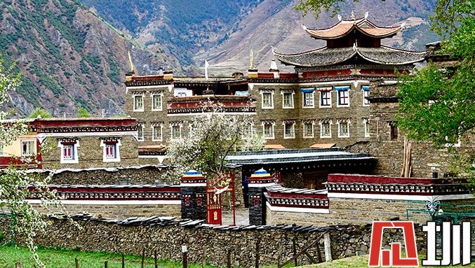 奇观天下|带你走进观赏川西藏区田园风光与“蜀山之王”的绝佳路线