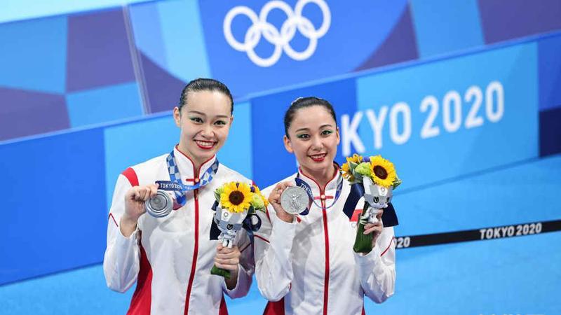 花样游泳双人决赛 黄雪辰/孙文雁摘银追平历史最佳成绩