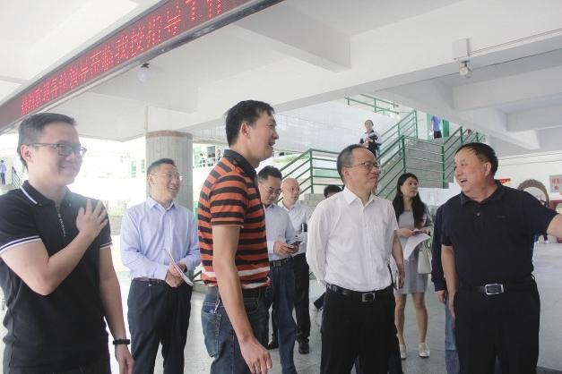 近日,深圳市委教育工委书记,市教育局局长张基宏,罗湖区教育局副局长