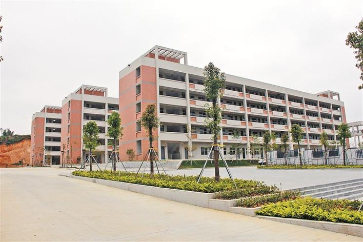 田家炳中学深圳援建3栋教学楼新增学位1350个