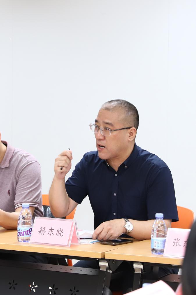 会议由竞赛办公室主任,深圳技师学院副院长籍东晓主持.