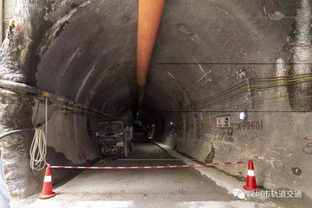 此次双线贯通的翰银区间隧道左右线全长共3666米,为马蹄形断面隧道