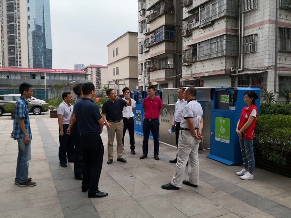 市城管局分类中心主任陈继东到罗湖区南湖街道推动垃圾分类工作_深圳