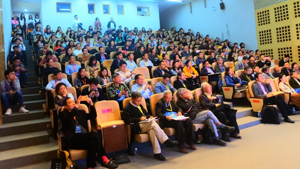 深圳大学李清泉校长;中国认知科学学会理事长陈霖院士,深圳大学生命